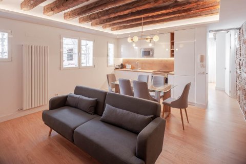 Apartment in Madrid, Spain 2 bedrooms, 74 sq.m. No. 91364