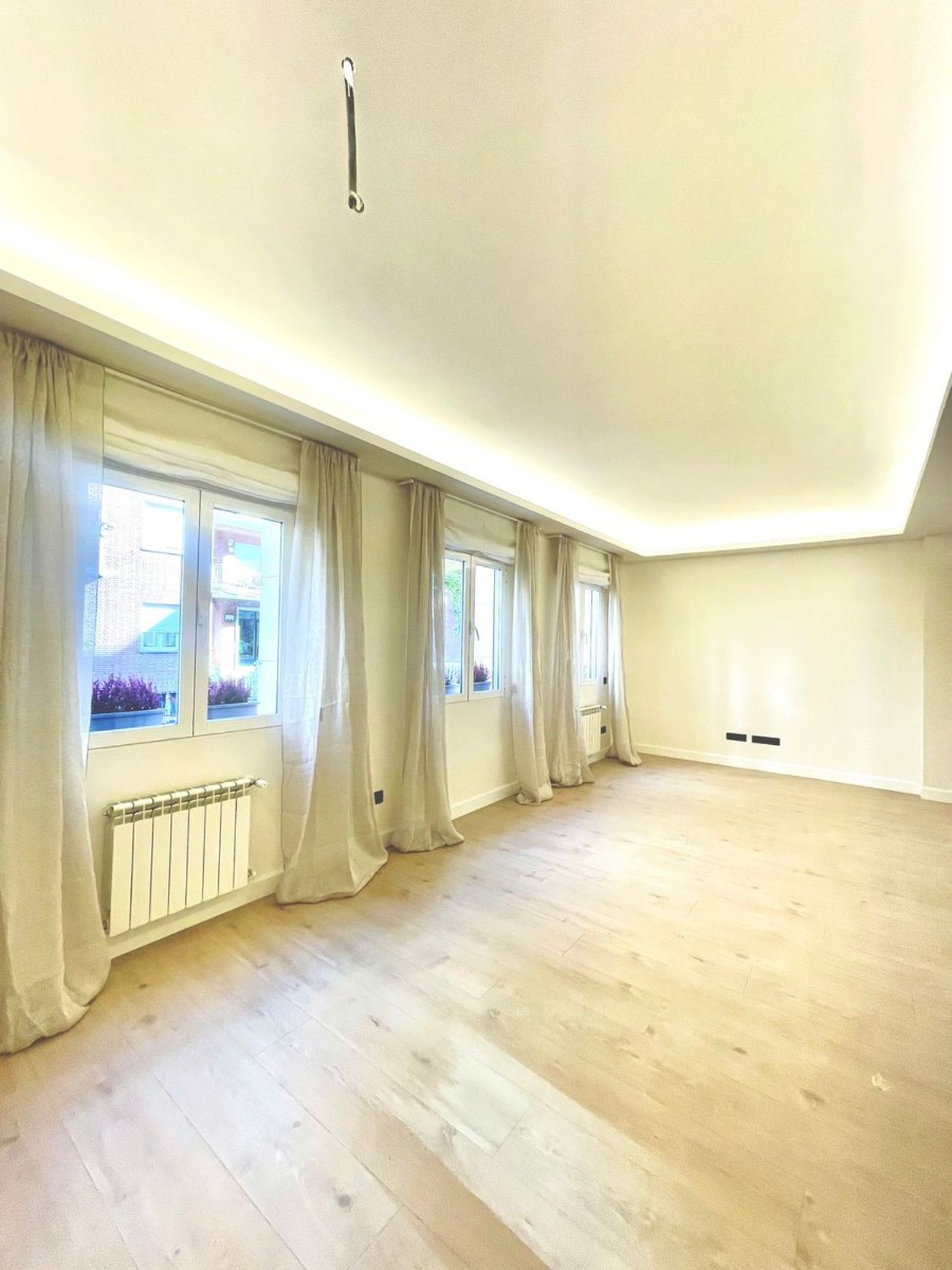 Huoneisto Madrid, Espanja 3 makuuhuonetta, 146 m2 No. 89291