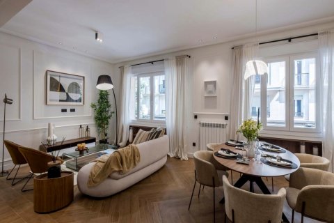 Apartment in Madrid, Spain 2 bedrooms, 131 sq.m. No. 89290