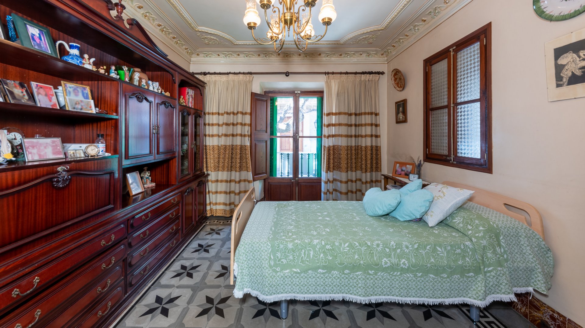 Kaupunkipientalo Soller, Mallorca, Espanja 6 makuuhuonetta, 331 m2 No. 92990