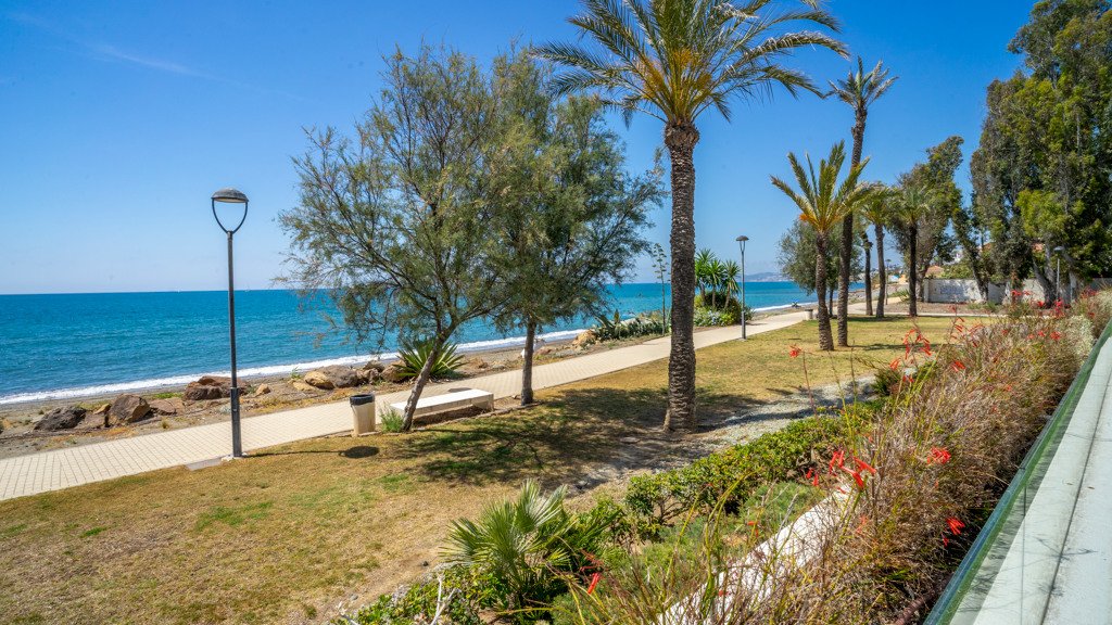 Radhus i Malaga, Spanien 3 sovrum, 340.7 kvm. Nr. 102736