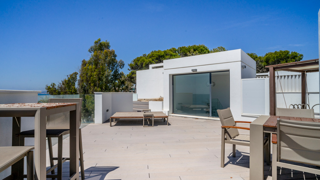 Radhus i Malaga, Spanien 3 sovrum, 340.7 kvm. Nr. 102736