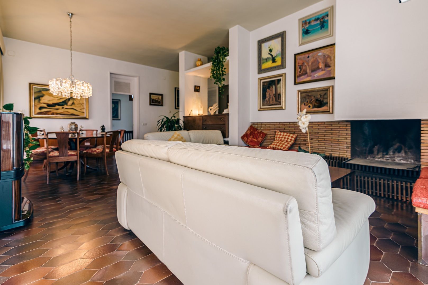 Dom w La Nucia, Alicante, Hiszpania 5 sypialni, 350 mkw. nr 95533