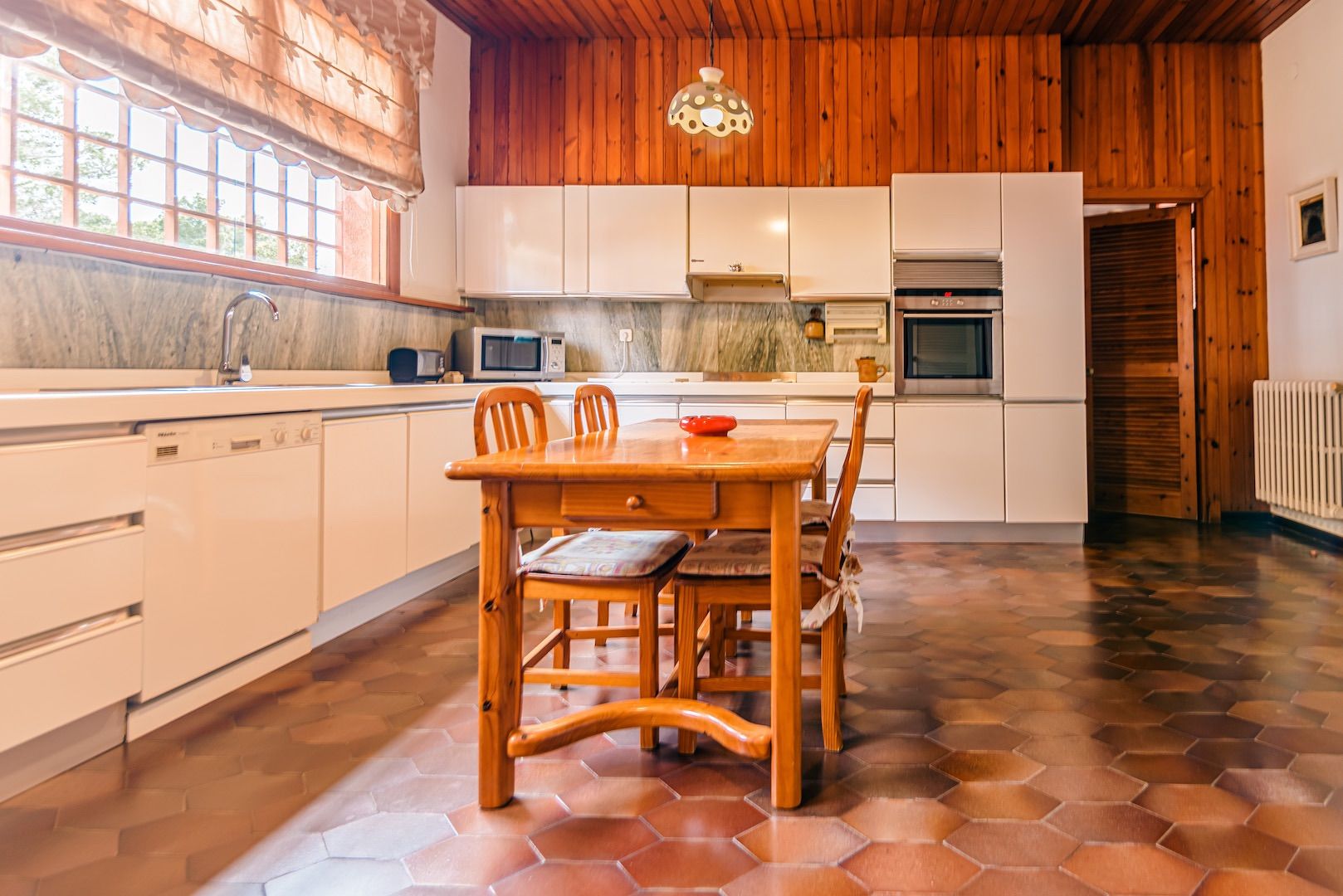 Dom w La Nucia, Alicante, Hiszpania 5 sypialni, 350 mkw. nr 95533