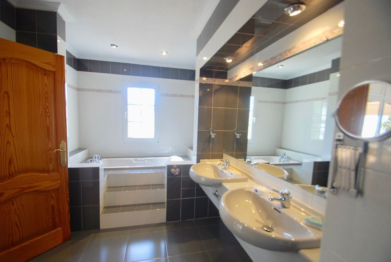 House à Alicante, Espagne 5 chambres, 370 m2 No. 95532
