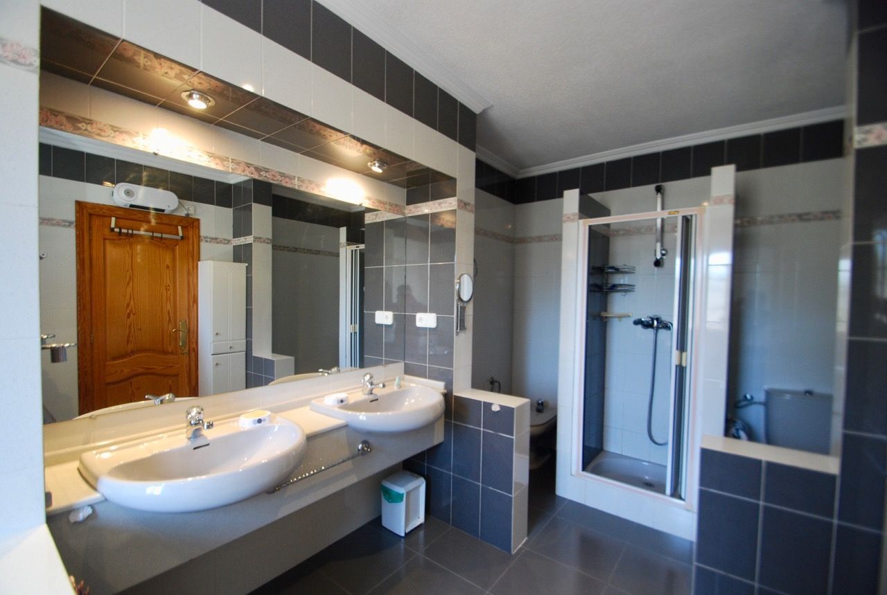 House à Alicante, Espagne 5 chambres, 370 m2 No. 95532