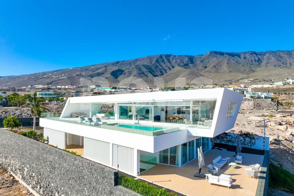Villa in Adeje, Tenerife, Spanien 5 Schlafzimmer, 801 m2 Nr. 103041