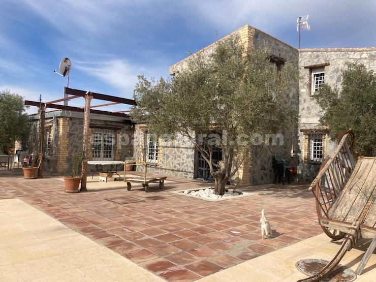 Casa a Baza, Granada, Spagna 4 camere da letto, 1098 mq. N° 86762