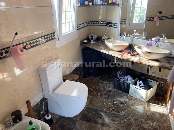 Casa a Baza, Granada, Spagna 4 camere da letto, 1098 mq. N° 86762