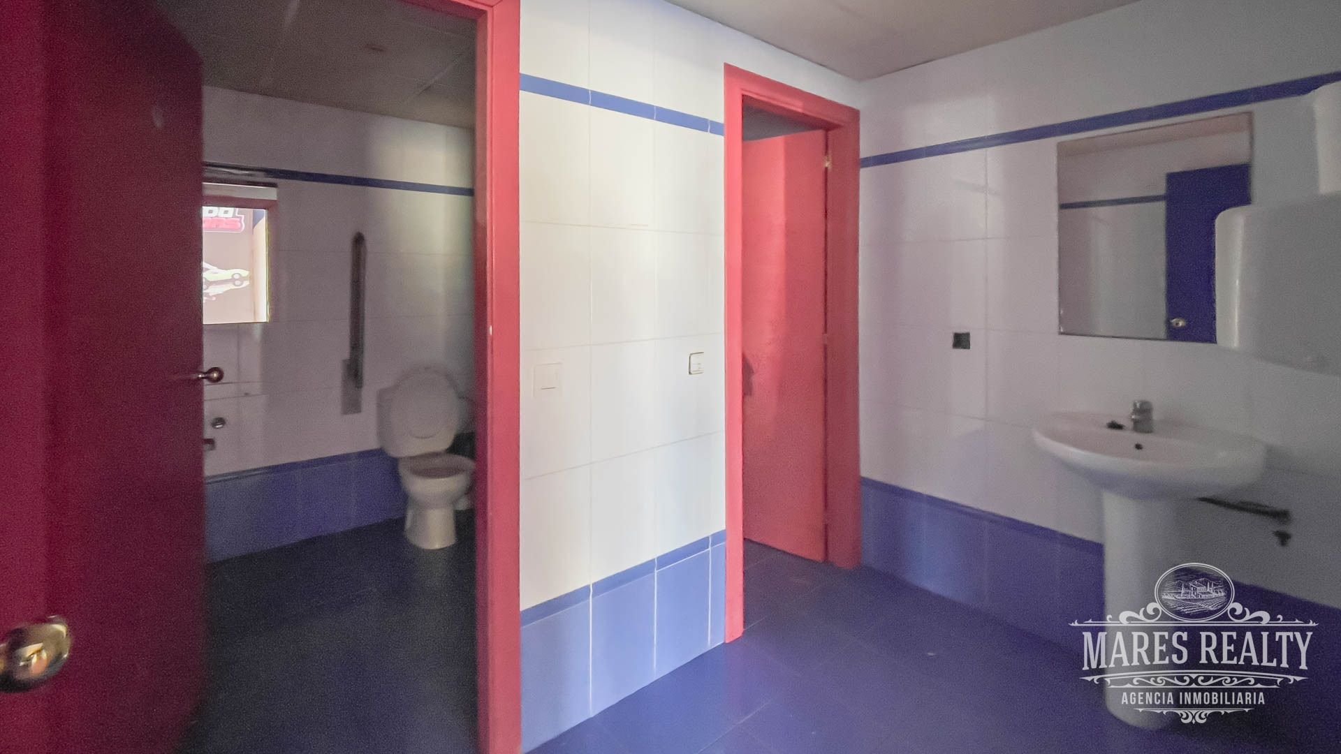 Commercial property à Lloret de Mar, Girona, Espagne 1174 m2 No. 94177