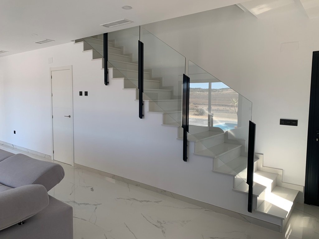 Villa a Pinoso, Alicante, Spagna 5 camere da letto, 222 mq. N° 99319