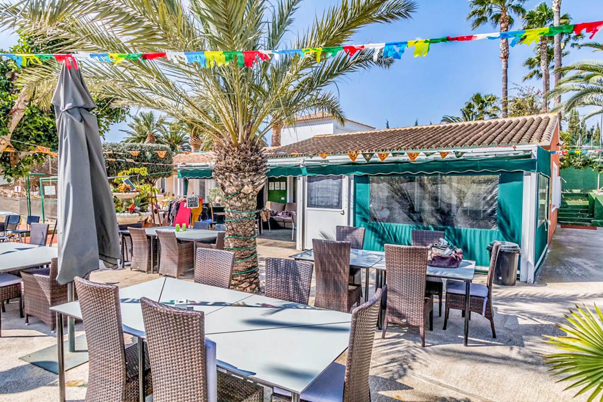 Komerciāls īpašums L'Alfàs del Pi, Alicante, Spānijā 3 istabas, 240 m2 Nr. 99318