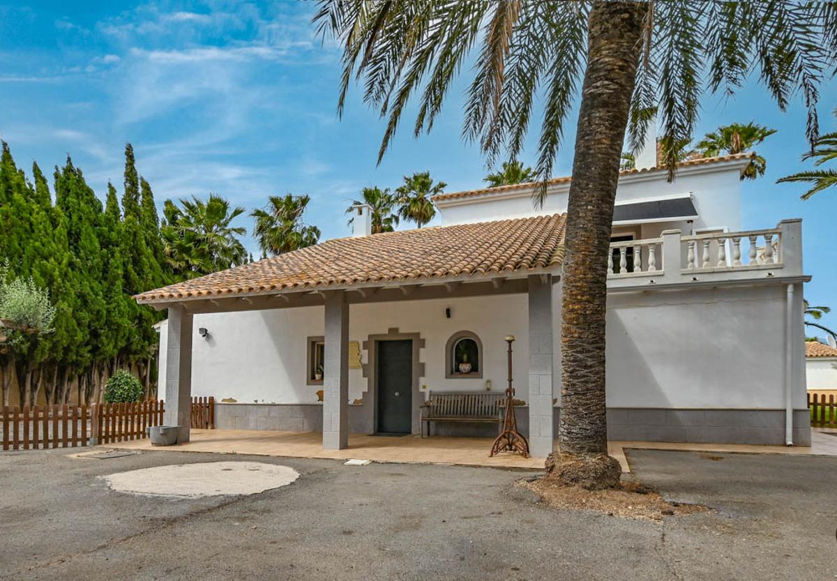 Komerciāls īpašums L'Alfàs del Pi, Alicante, Spānijā 3 istabas, 240 m2 Nr. 99318