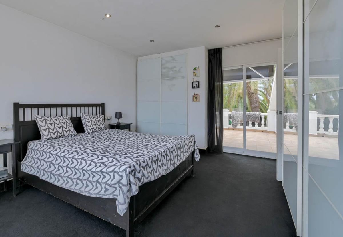 Komerciāls īpašums L'Alfàs del Pi, Alicante, Spānijā 3 istabas, 240 m2 Nr. 99318