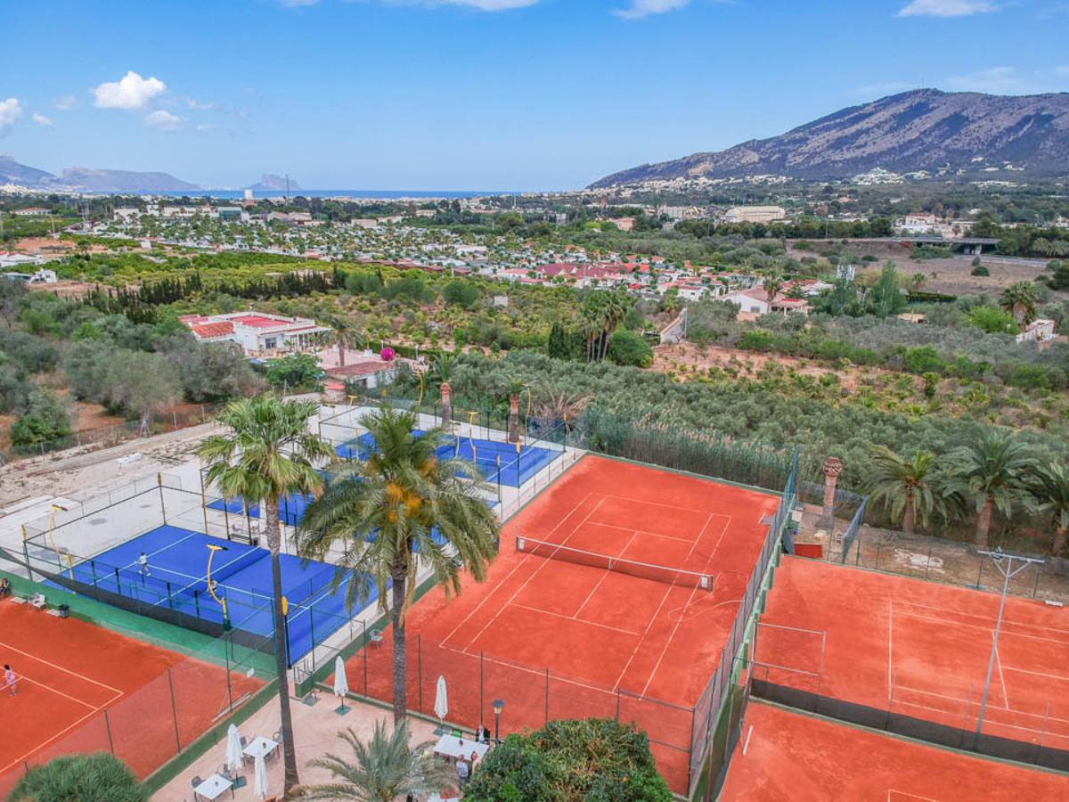 Komerciāls īpašums L'Alfàs del Pi, Alicante, Spānijā 3 istabas, 240 m2 Nr. 99318