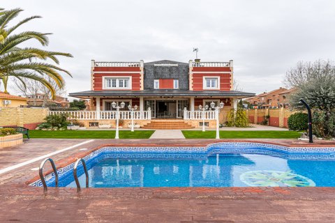 Villa à Arroyomolinos, Madrid, Espagne 4 chambres, 760 m2 No. 113518