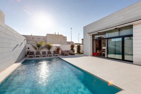Villa i Pilar de la Horadada, Alicante, Spanien 3 sovrum, 117 kvm. Nr. 103608