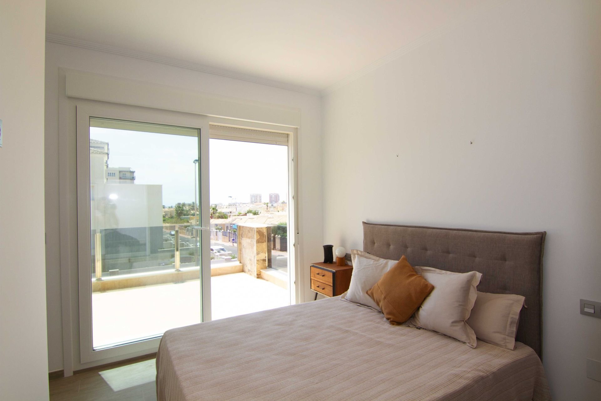 Hus i Torrevieja, Alicante, Spanien 3 sovrum, 238 kvm. Nr. 95740