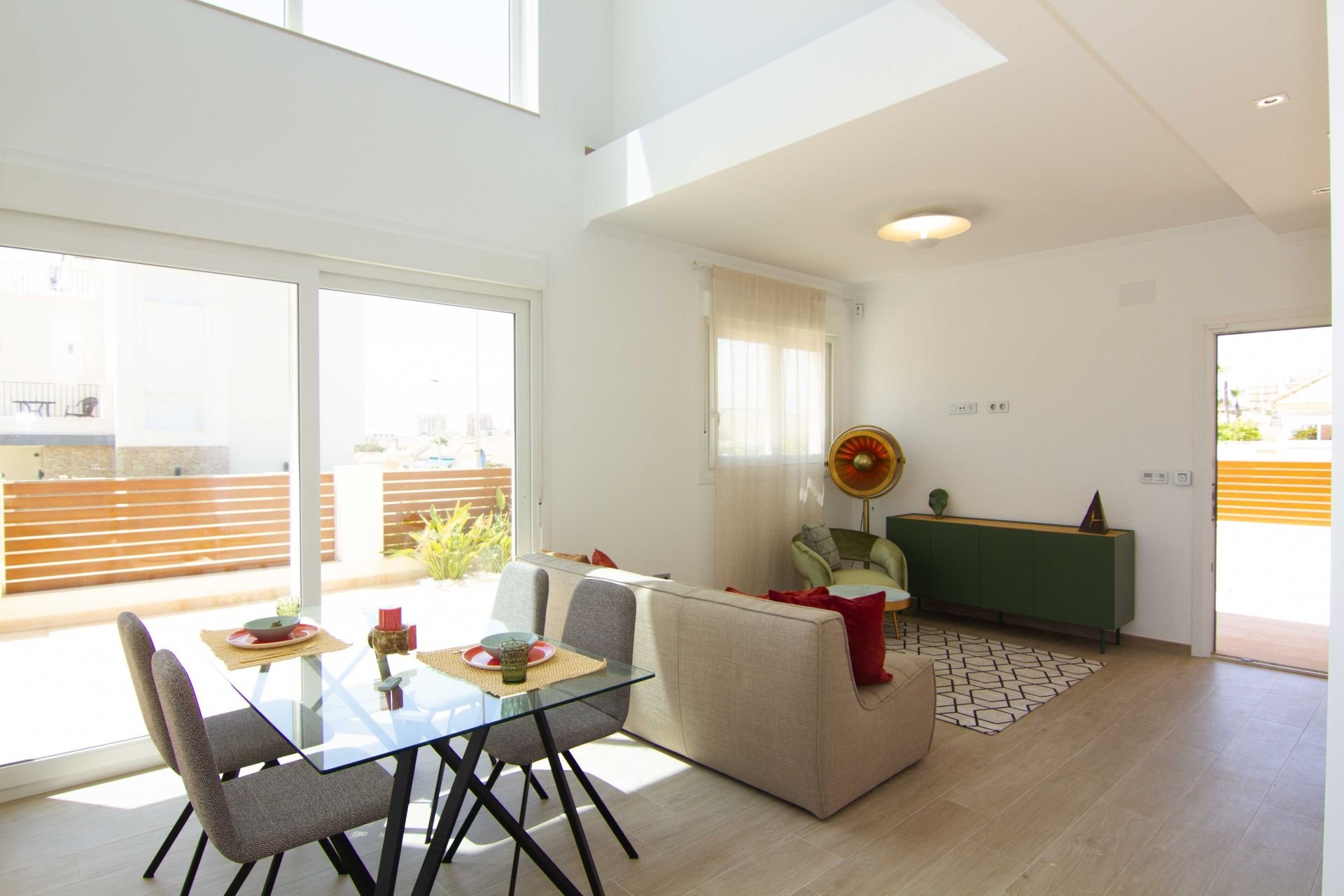 Hus i Torrevieja, Alicante, Spanien 3 sovrum, 238 kvm. Nr. 95740