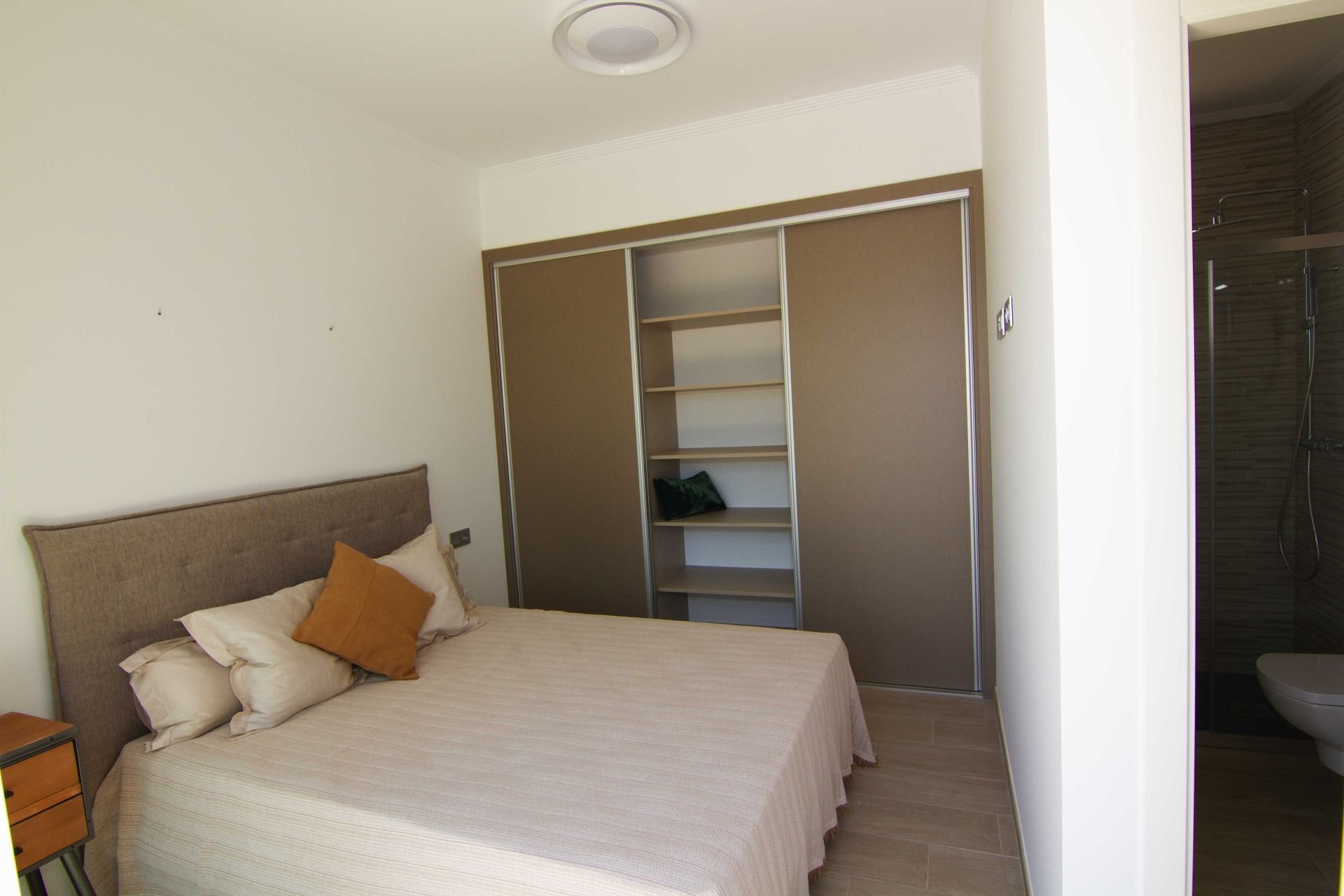 Hus i Torrevieja, Alicante, Spanien 3 sovrum, 238 kvm. Nr. 95740