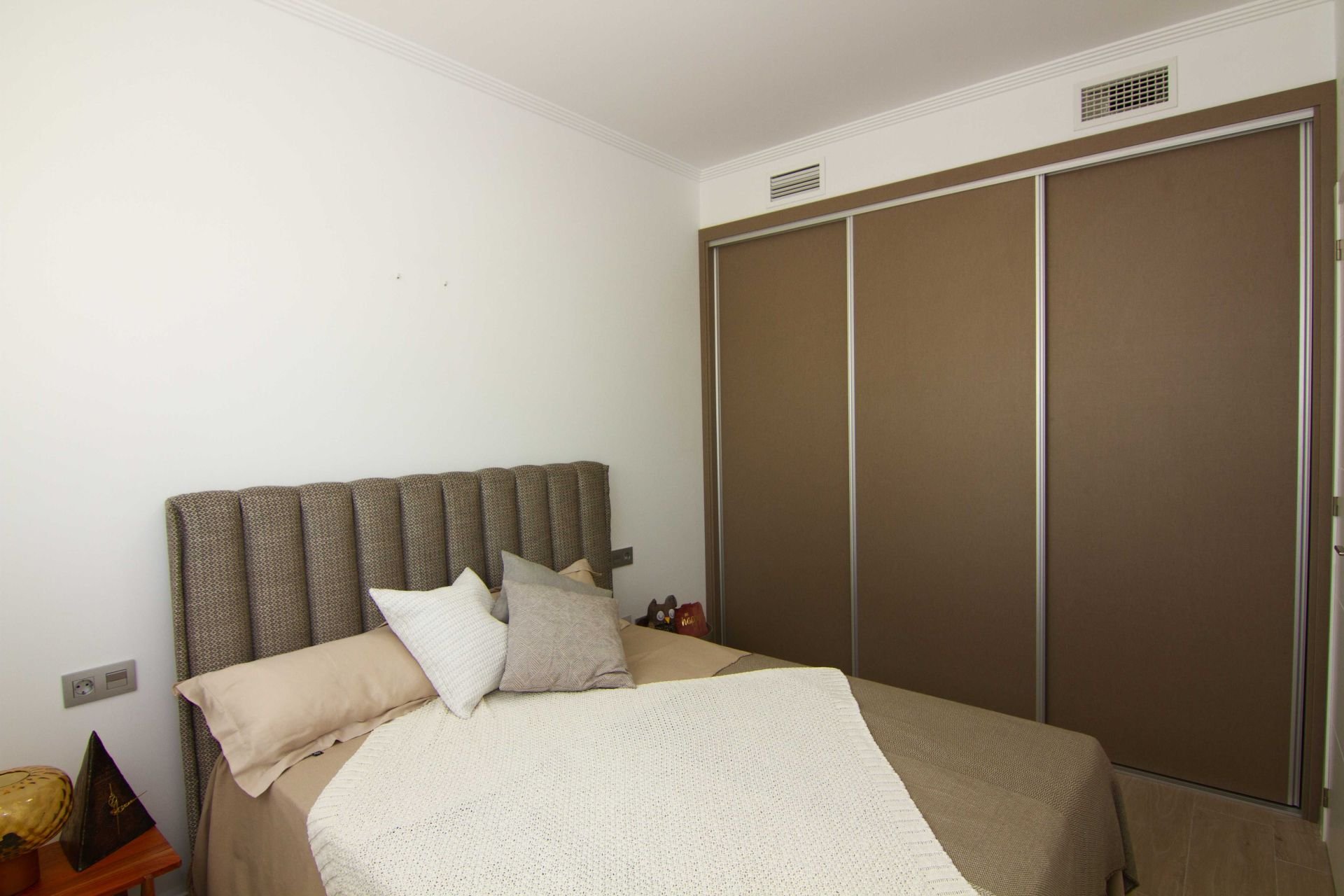 Hus i Torrevieja, Alicante, Spanien 3 sovrum, 238 kvm. Nr. 95740