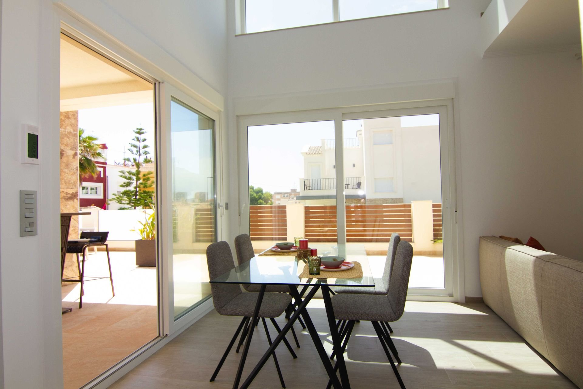 Hus i Torrevieja, Alicante, Spanien 3 sovrum, 238 kvm. Nr. 95740