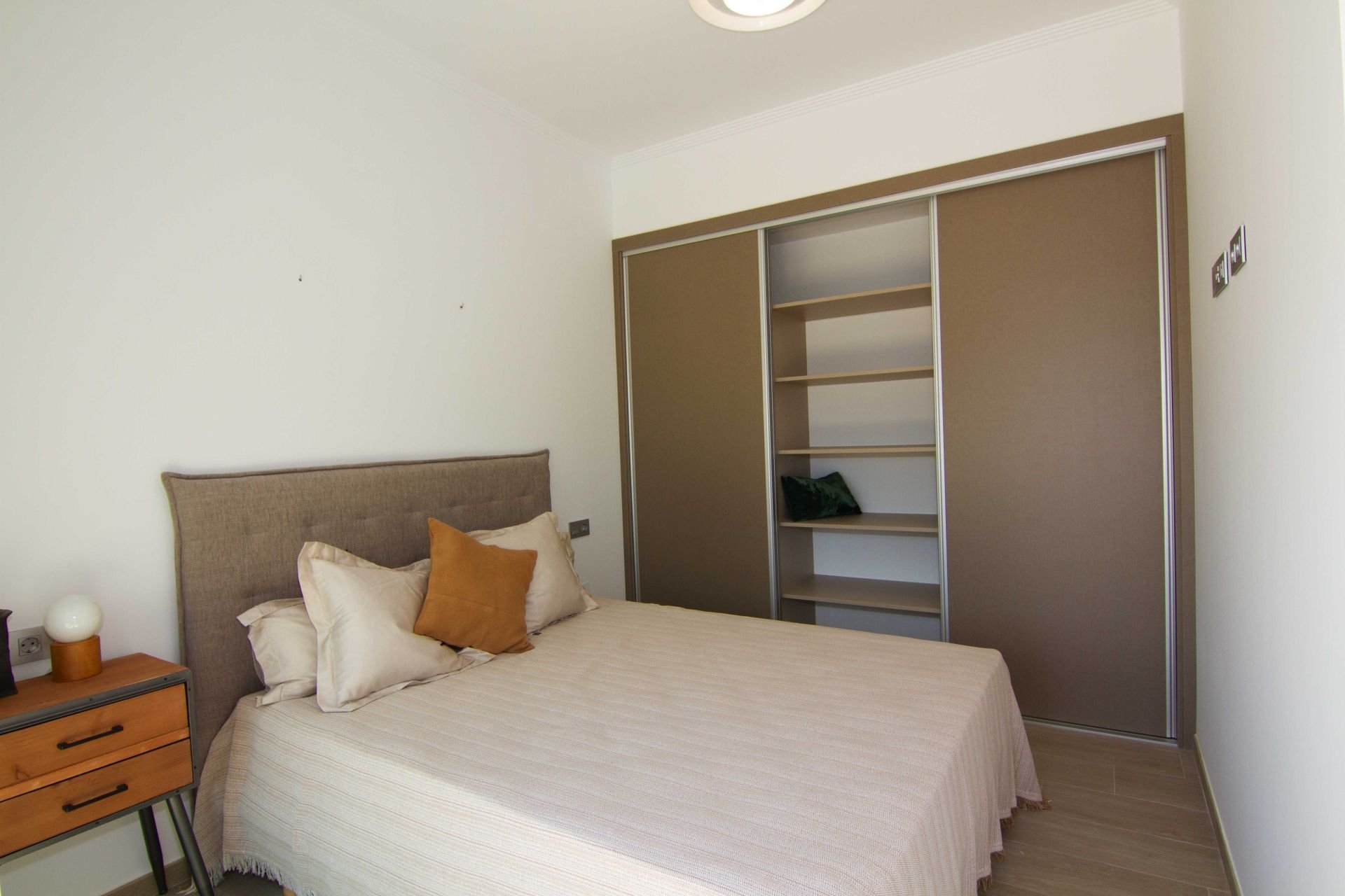 Hus i Torrevieja, Alicante, Spanien 3 sovrum, 238 kvm. Nr. 95740