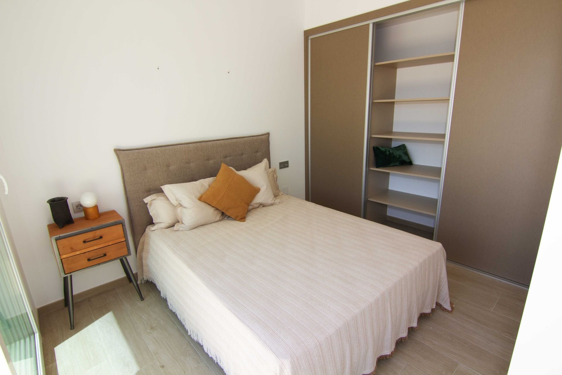 Hus i Torrevieja, Alicante, Spanien 3 sovrum, 238 kvm. Nr. 95740