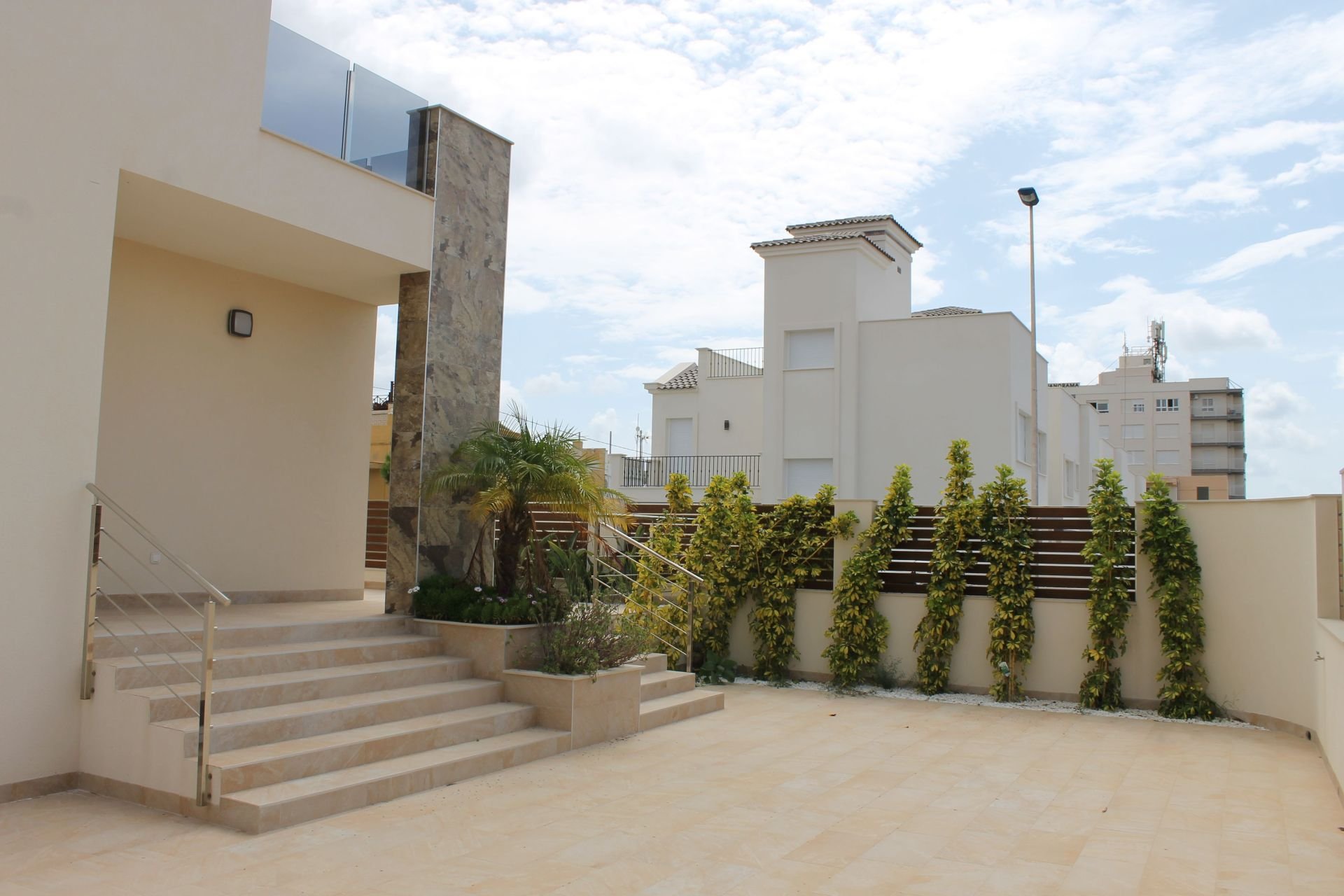 Hus i Torrevieja, Alicante, Spanien 3 sovrum, 238 kvm. Nr. 95740