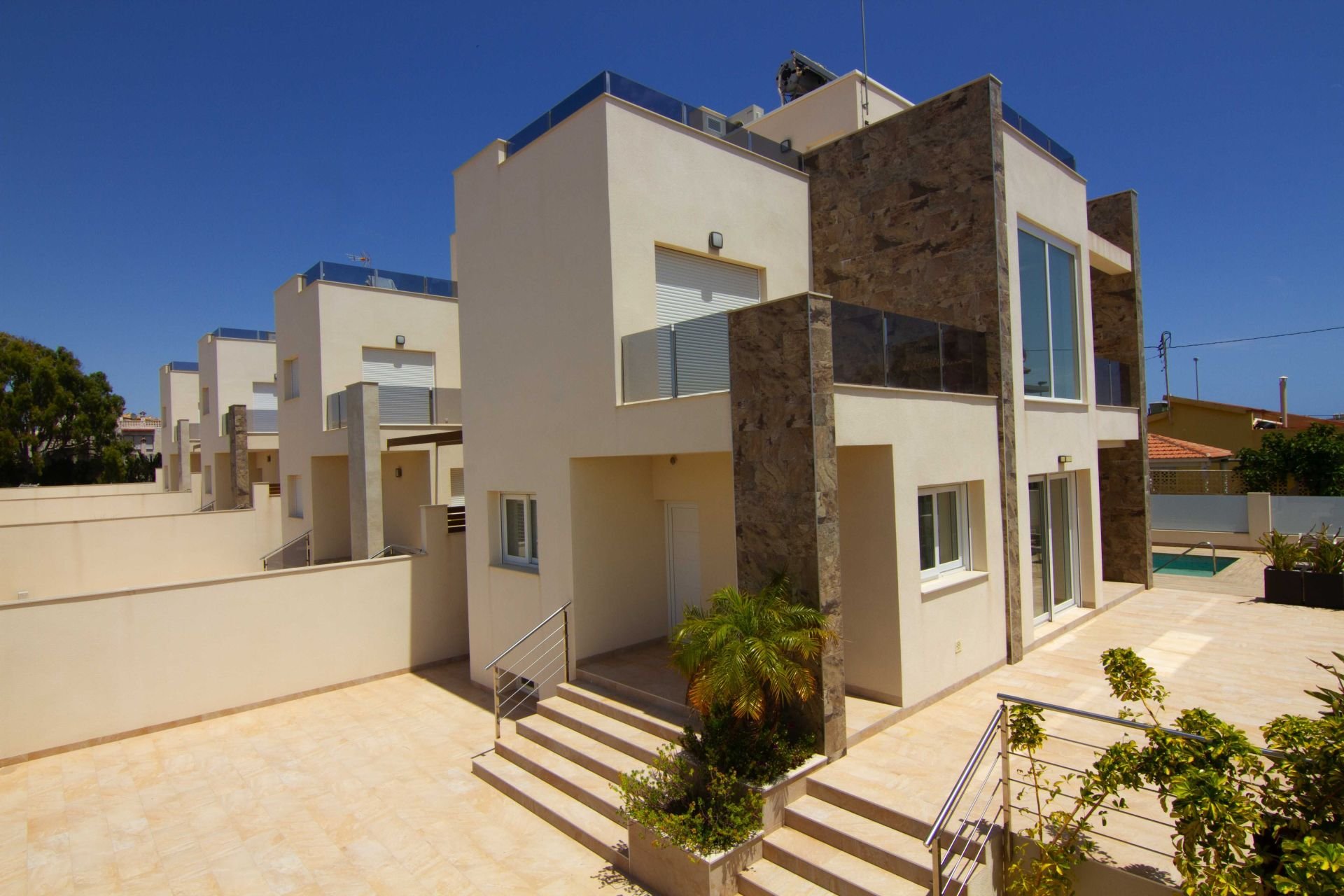 Hus i Torrevieja, Alicante, Spanien 3 sovrum, 238 kvm. Nr. 95740