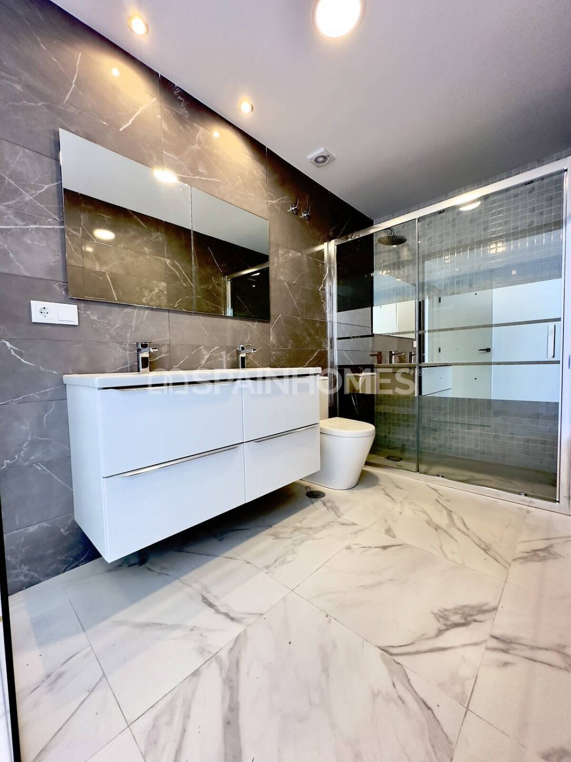 Villa a Rojales, Alicante, Spagna 3 camere da letto, 302 mq. N° 55734