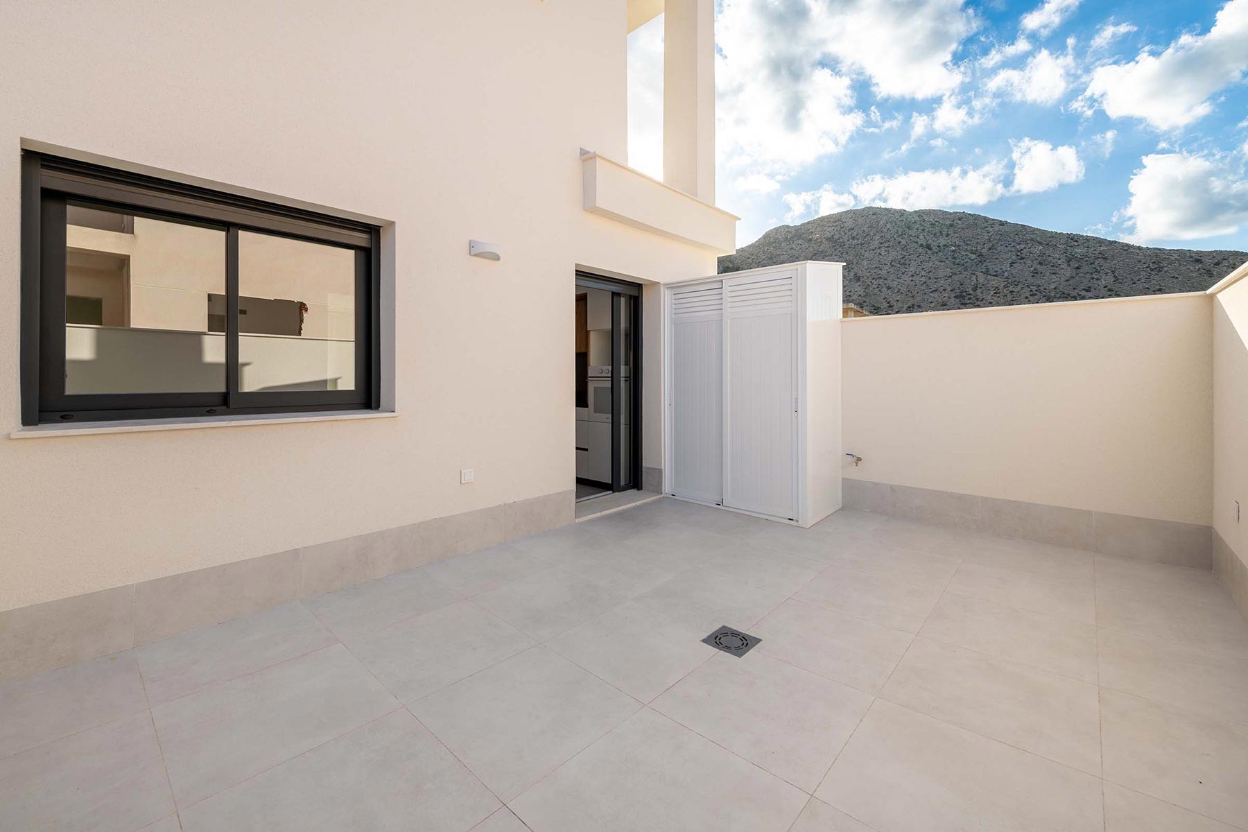 Villa en Alicante, España 3 dormitorios, 82 m2 No. 112232