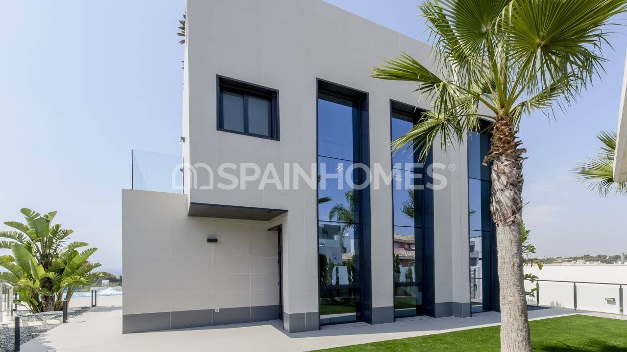 Villa in Orihuela, Alicante, Spain 4 bedrooms, 197 sq.m. No. 48773
