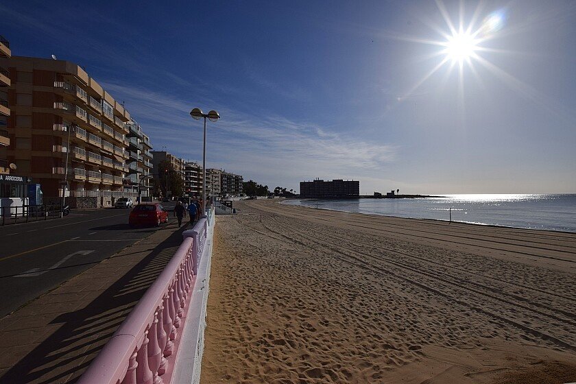 Lägenhet i Torrevieja, Alicante, Spanien 4 sovrum, 124 kvm. Nr. 111235