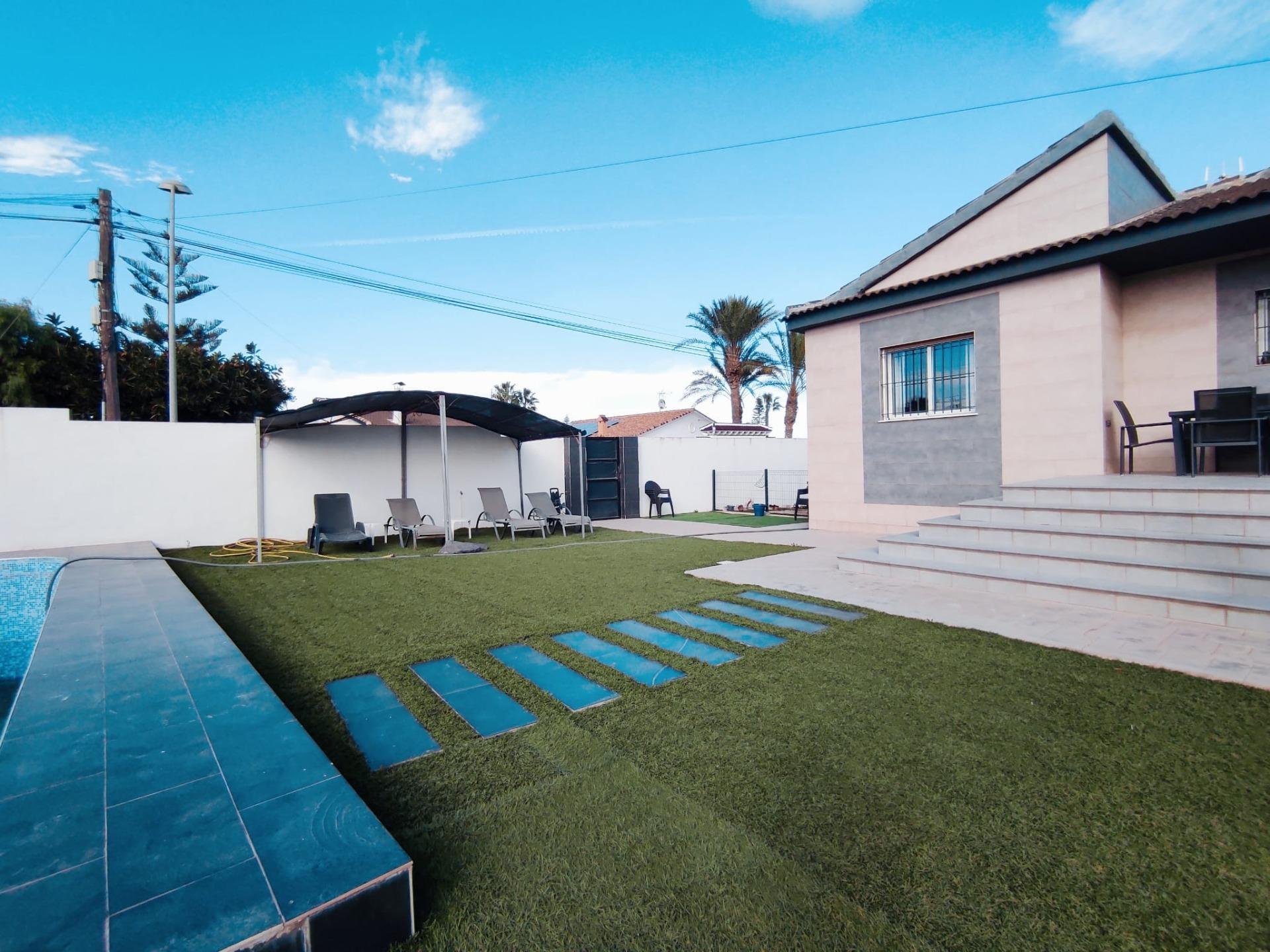 Villa in Torrevieja, Alicante, Spain 3 bedrooms, 132 sq.m. No. 90324