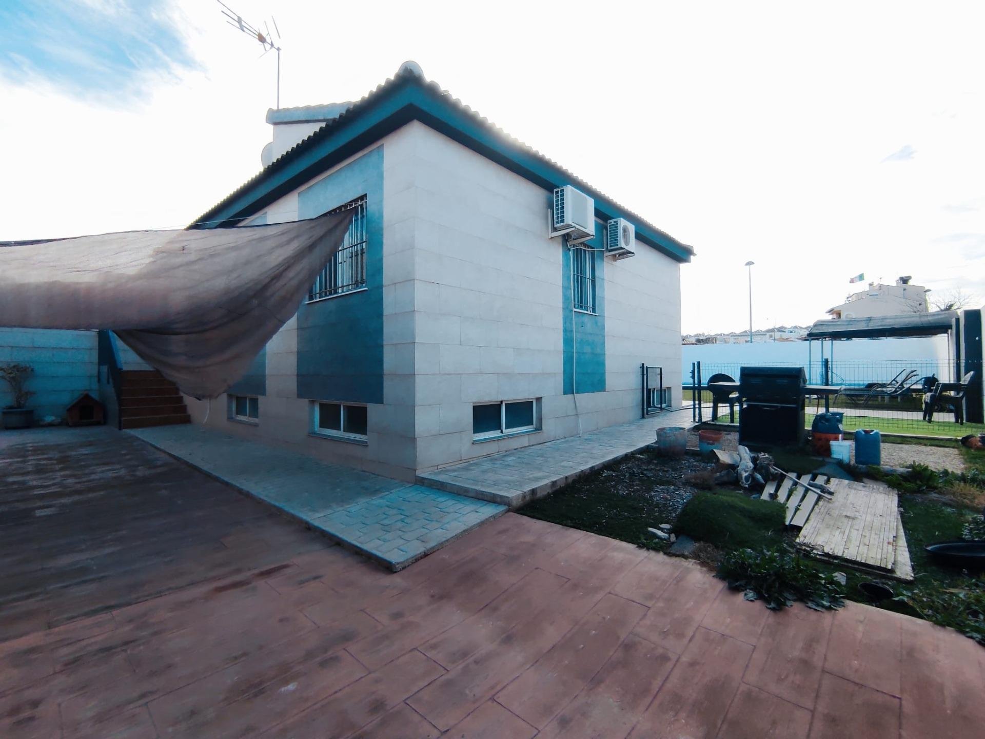 Villa in Torrevieja, Alicante, Spain 3 bedrooms, 132 sq.m. No. 90324