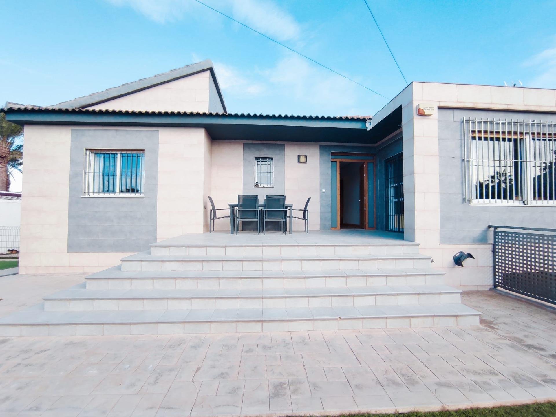 Villa in Torrevieja, Alicante, Spain 3 bedrooms, 132 sq.m. No. 90324
