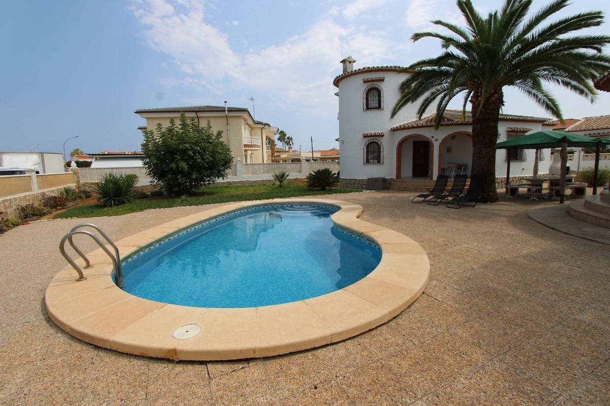 Villa i Denia, Alicante, Spanien 6 sovrum,  Nr. 113040