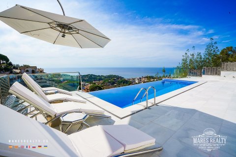 Villa à Lloret de Mar, Girona, Espagne 3 chambres, 273 m2 No. 91128