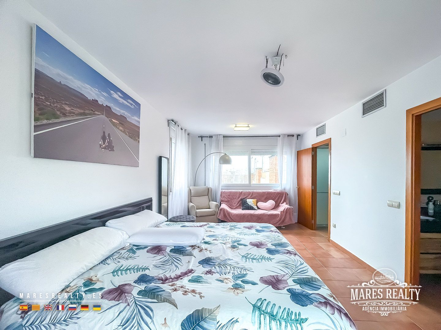Kaupunkipientalo Canet de Mar, Barcelona, Espanja 4 makuuhuonetta, 299 m2 No. 117638