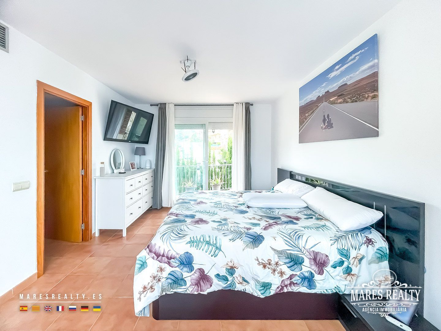 Kaupunkipientalo Canet de Mar, Barcelona, Espanja 4 makuuhuonetta, 299 m2 No. 117638
