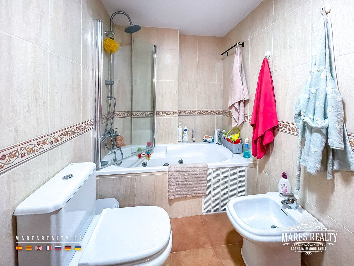 Kaupunkipientalo Canet de Mar, Barcelona, Espanja 4 makuuhuonetta, 299 m2 No. 117638