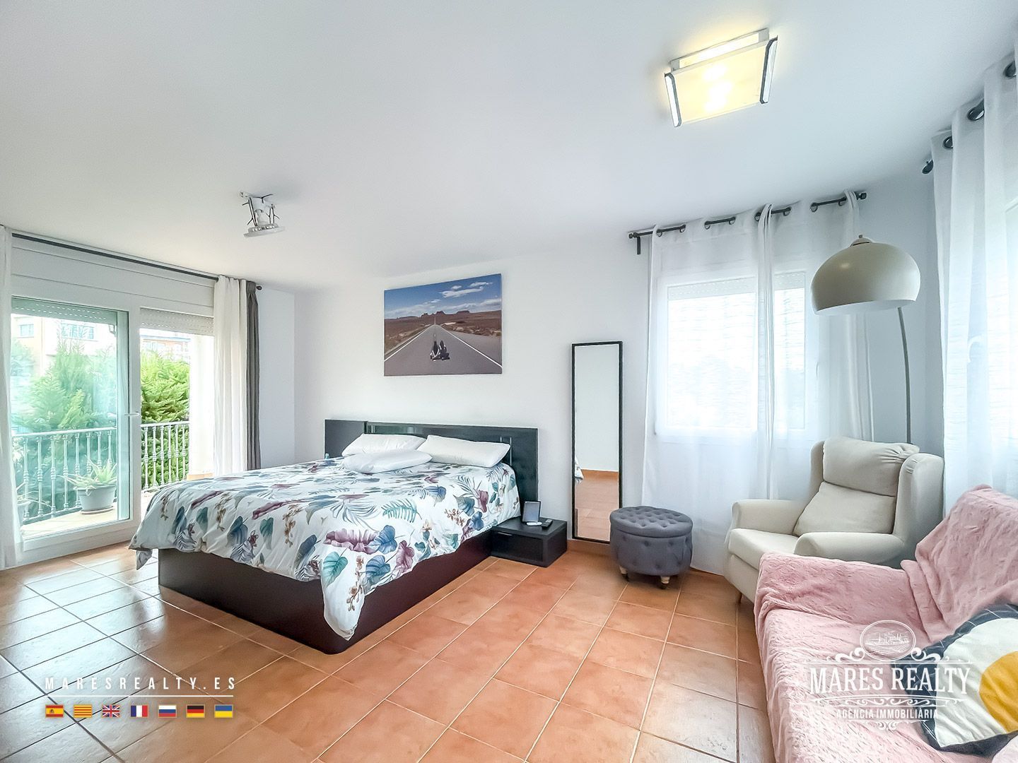 Kaupunkipientalo Canet de Mar, Barcelona, Espanja 4 makuuhuonetta, 299 m2 No. 117638