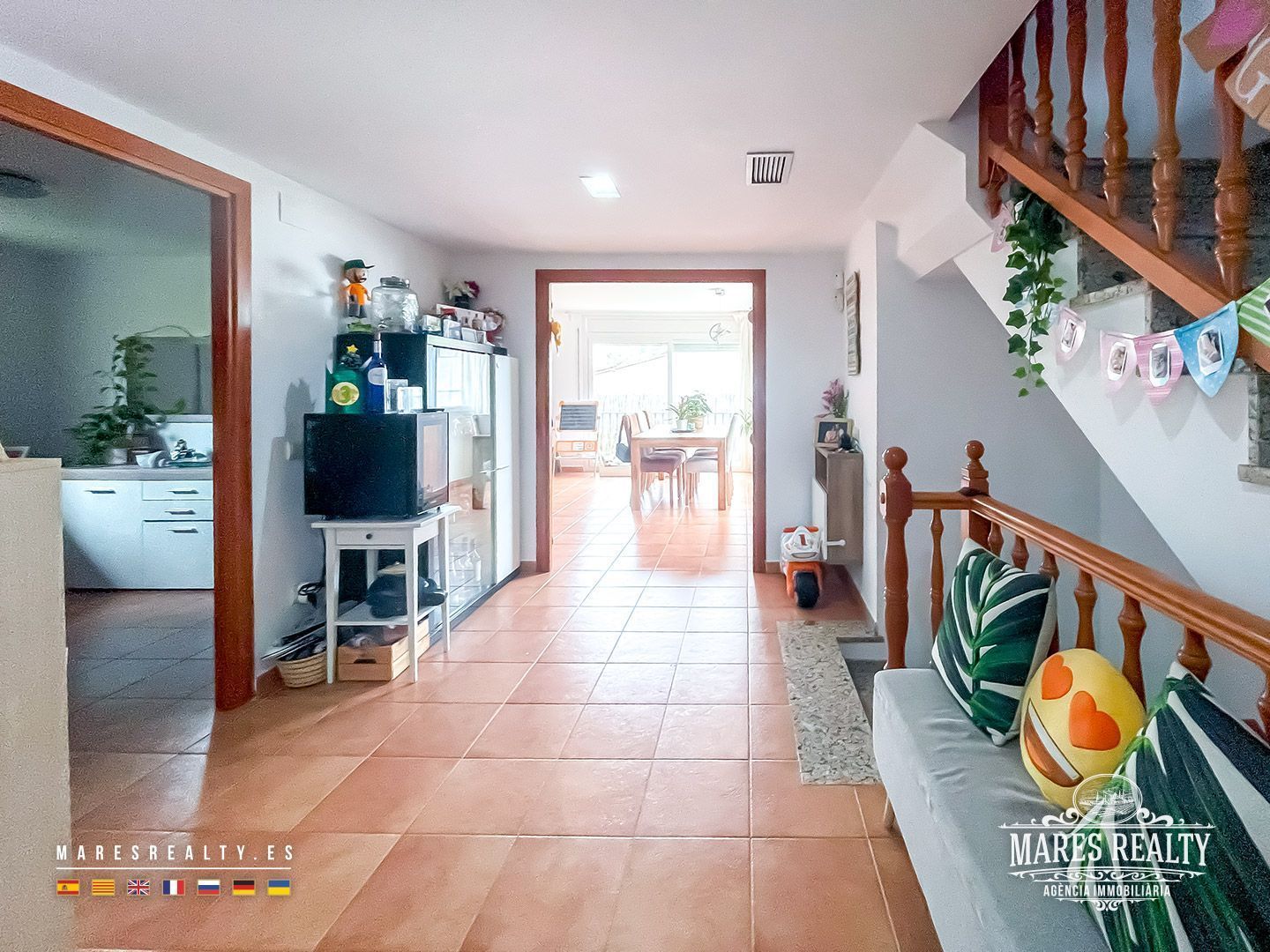Kaupunkipientalo Canet de Mar, Barcelona, Espanja 4 makuuhuonetta, 299 m2 No. 117638