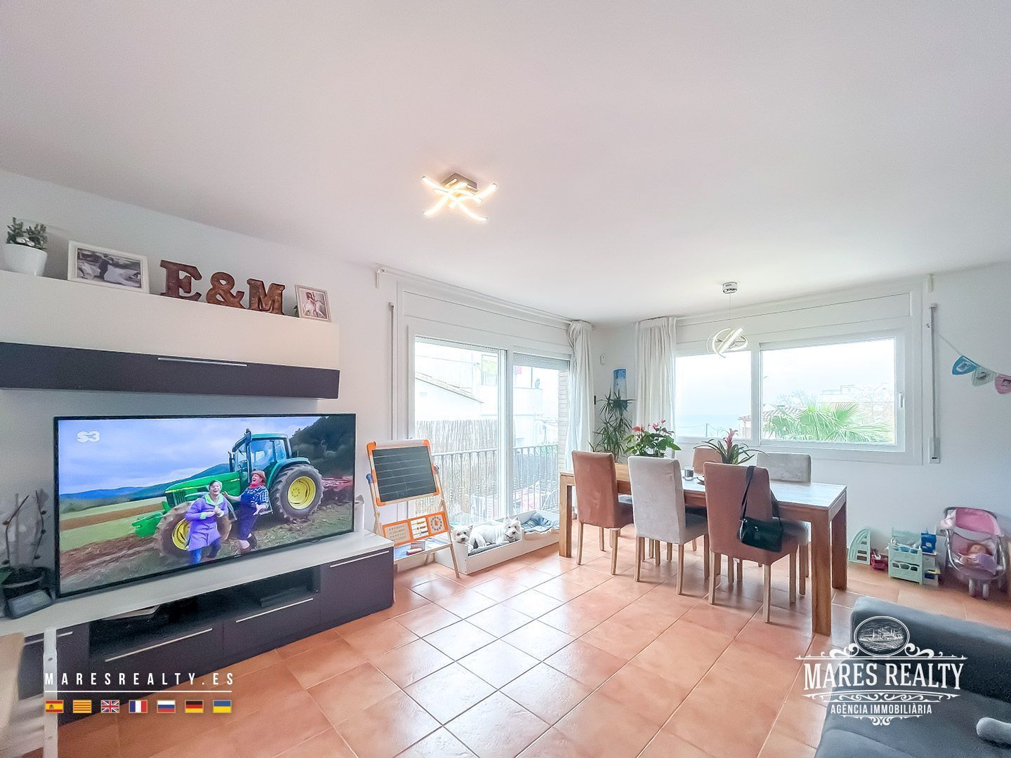 Kaupunkipientalo Canet de Mar, Barcelona, Espanja 4 makuuhuonetta, 299 m2 No. 117638