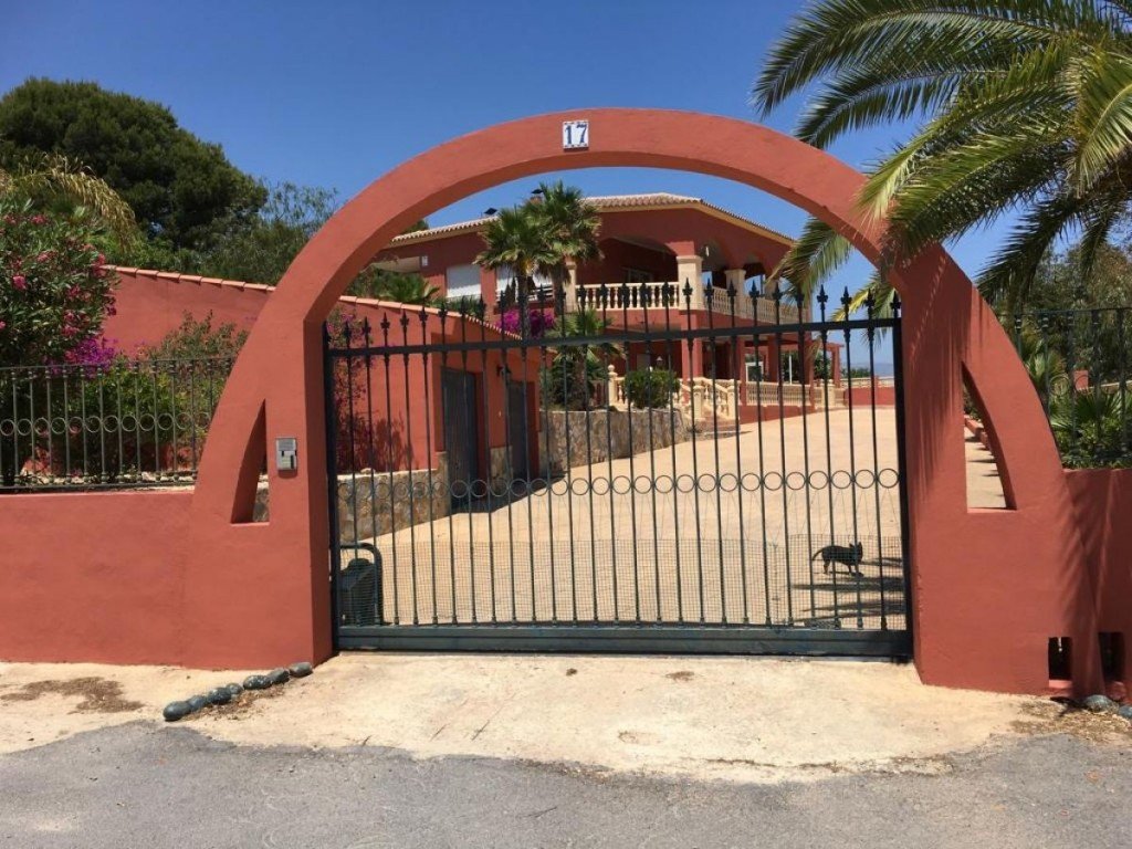 Huvila L'Alfàs del Pi, Alicante, Espanja 8 makuuhuonetta, 540 m2 No. 115477