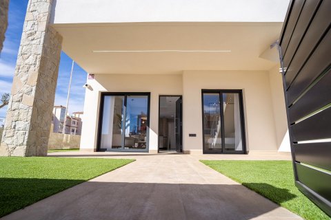 Bungalow w Pilar de la Horadada, Alicante, Hiszpania 2 sypialnie, 71 mkw. nr 117911