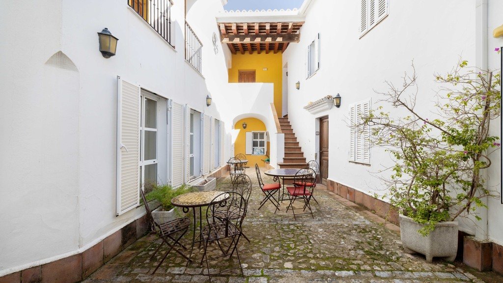 Townhouse in Medina Sidonia, Cadiz, Spain 11 bedrooms, 500 sq.m. No. 107641