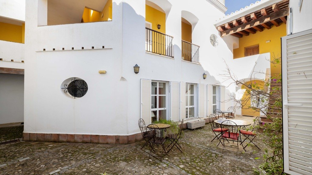 Townhouse in Medina Sidonia, Cadiz, Spain 11 bedrooms, 500 sq.m. No. 107641