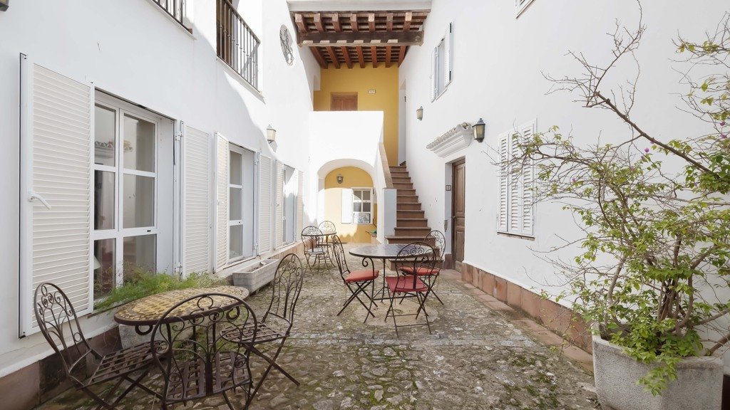 Townhouse in Medina Sidonia, Cadiz, Spain 11 bedrooms, 500 sq.m. No. 107641